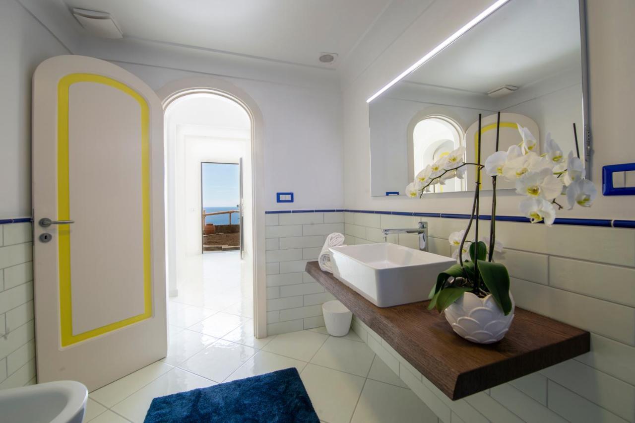Appartement Aria Di Mare,Near Elevator, Few Steps, Parking, Garden à Positano Extérieur photo