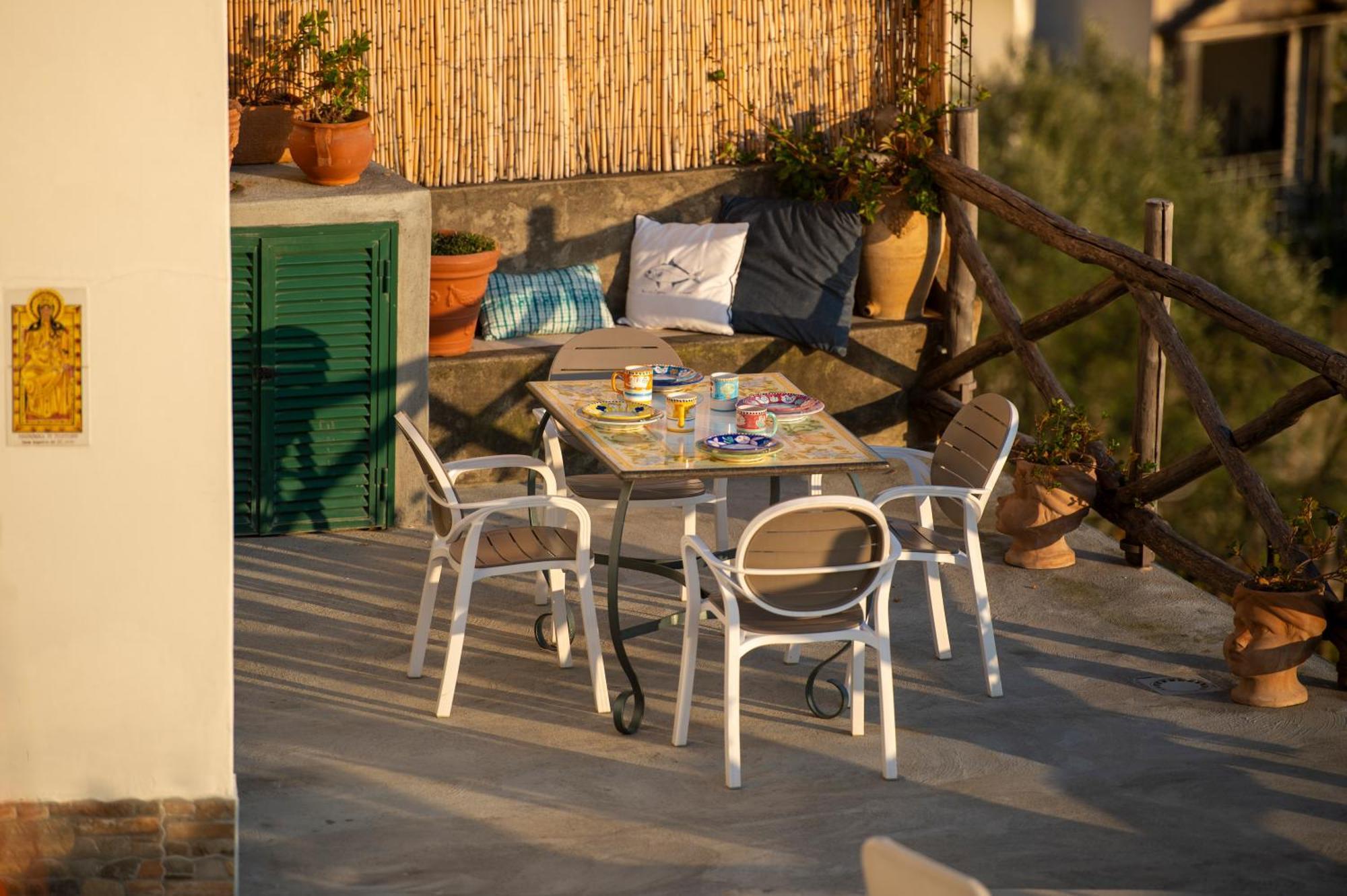 Appartement Aria Di Mare,Near Elevator, Few Steps, Parking, Garden à Positano Extérieur photo