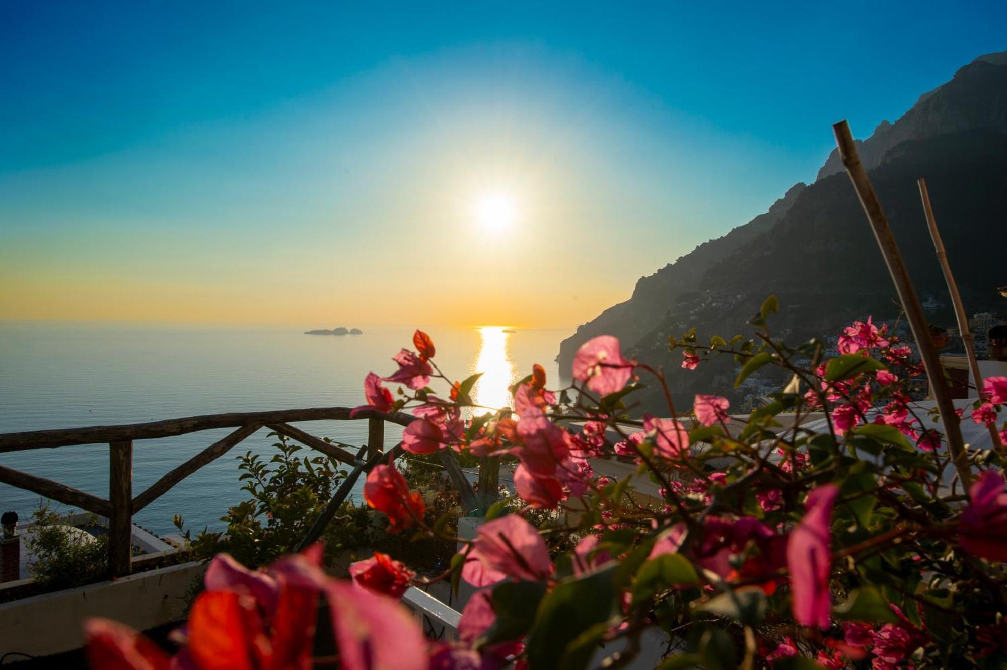 Appartement Aria Di Mare,Near Elevator, Few Steps, Parking, Garden à Positano Extérieur photo