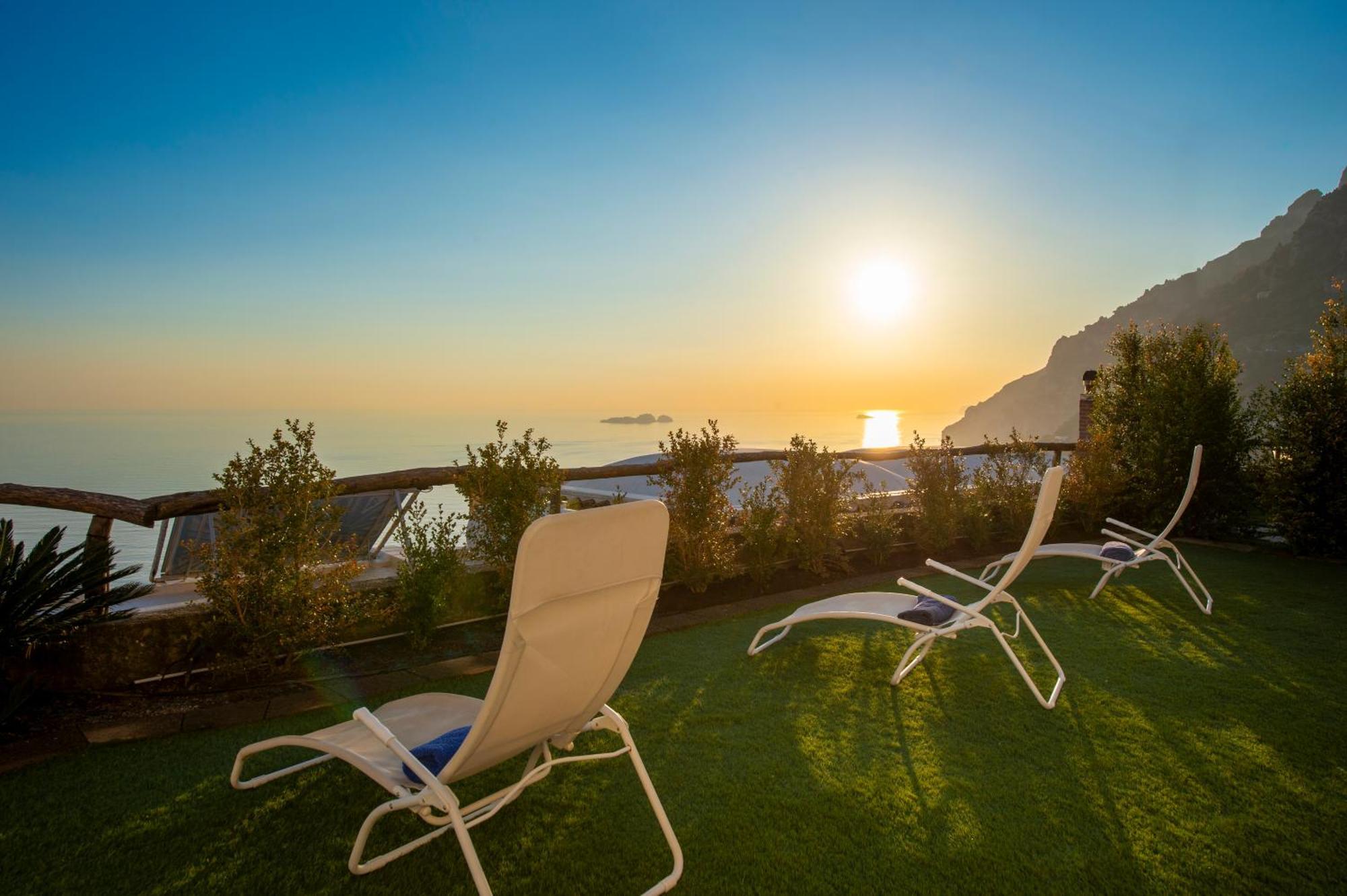 Appartement Aria Di Mare,Near Elevator, Few Steps, Parking, Garden à Positano Extérieur photo