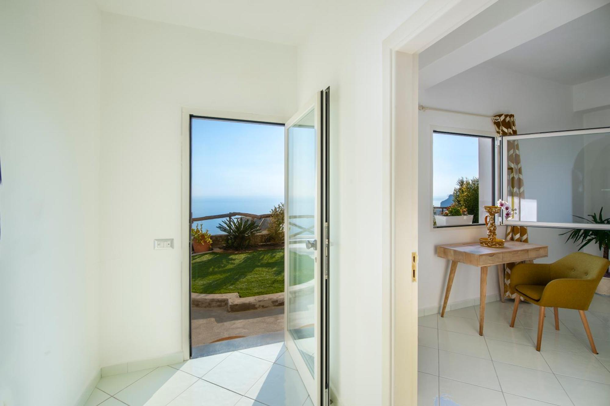 Appartement Aria Di Mare,Near Elevator, Few Steps, Parking, Garden à Positano Extérieur photo