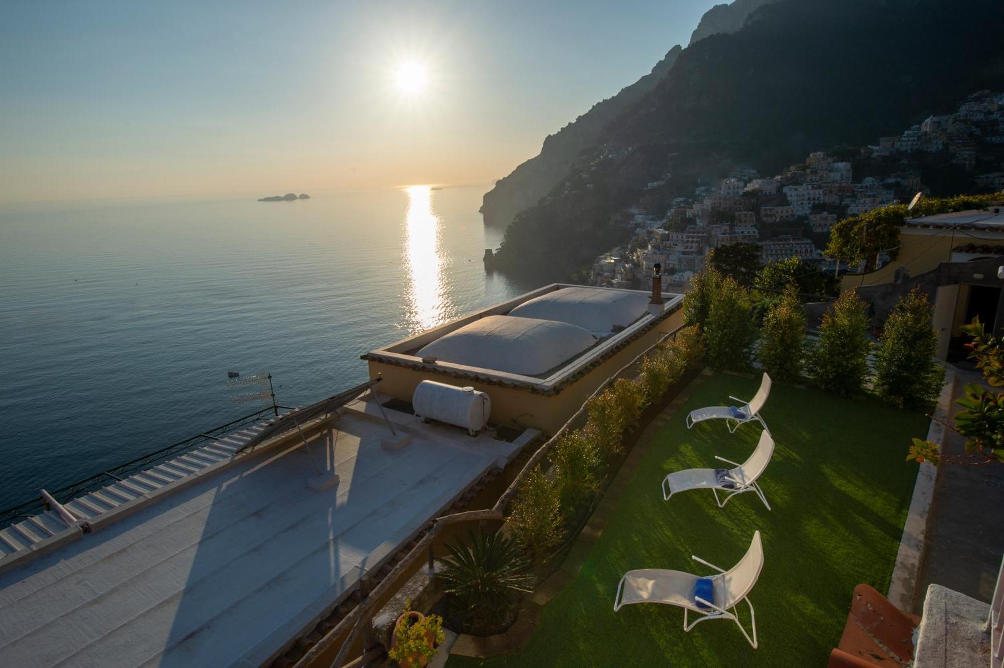 Appartement Aria Di Mare,Near Elevator, Few Steps, Parking, Garden à Positano Extérieur photo