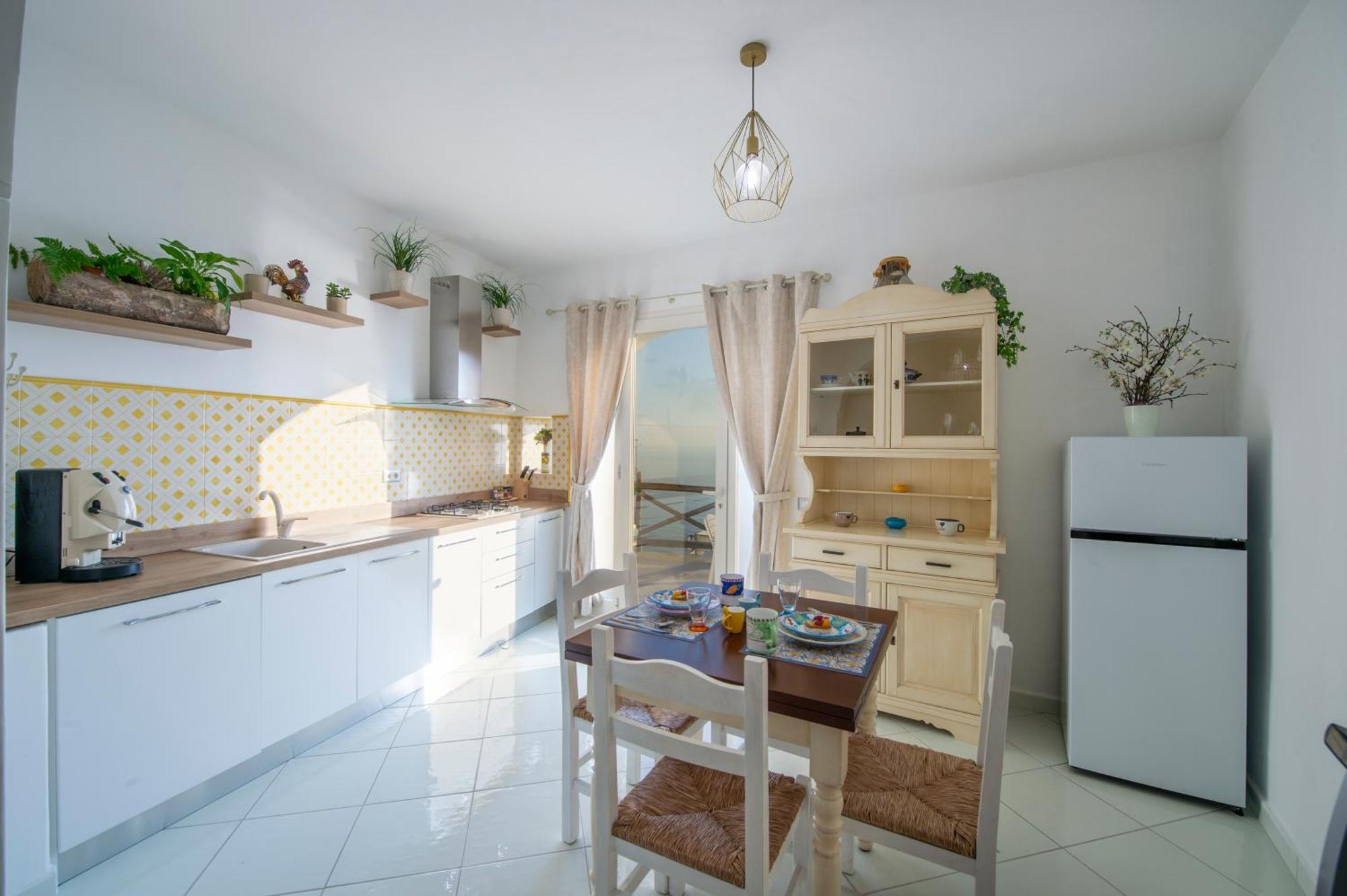 Appartement Aria Di Mare,Near Elevator, Few Steps, Parking, Garden à Positano Extérieur photo